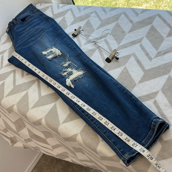 Judy Blue Boyfriend Thermal Patch Mid-Rise Jeans size 5/27 Style: 88306 - Picture 10 of 10